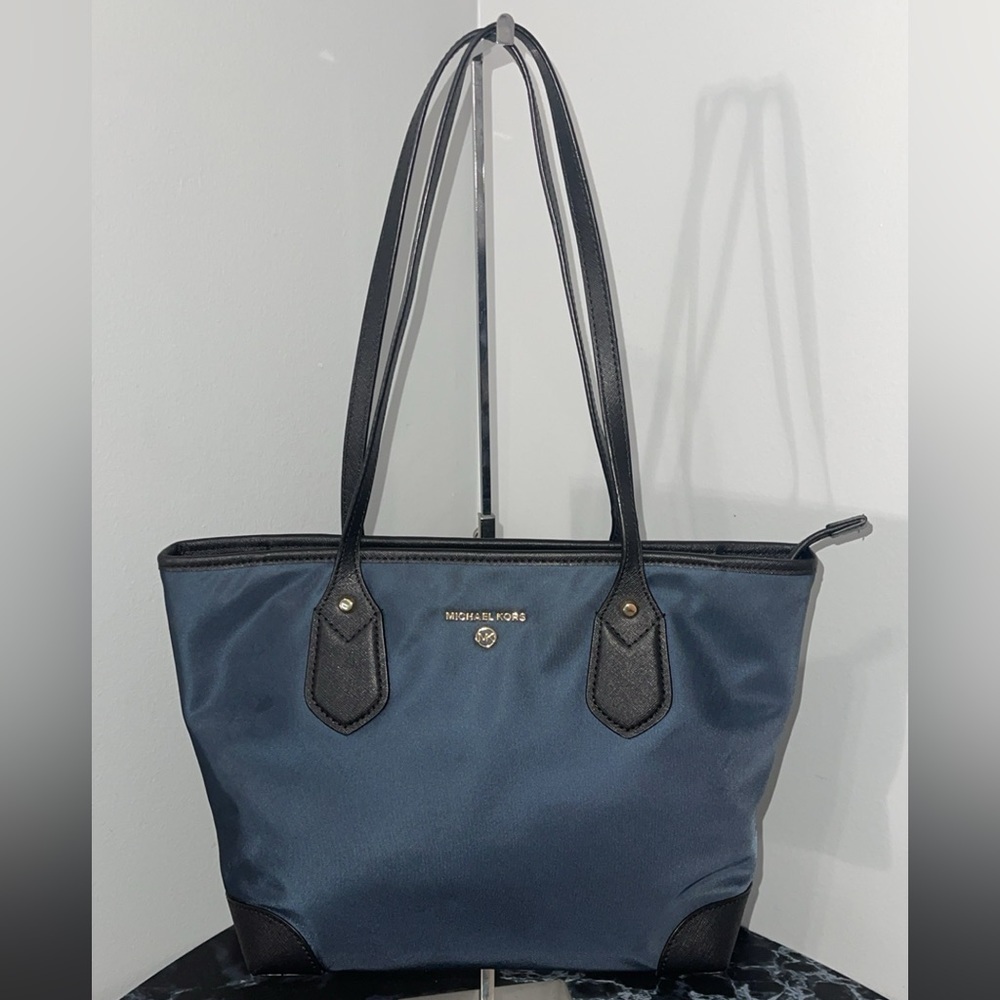 MICHAEL KORS Eva Top Zip Tote Nylon Bag Navy Gold Hardware AUTHENTIC - Picture 7 of 15